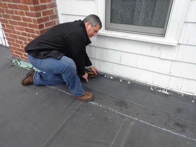 Don’t Skimp on Cost when Choosing a Flat Roof Contractor