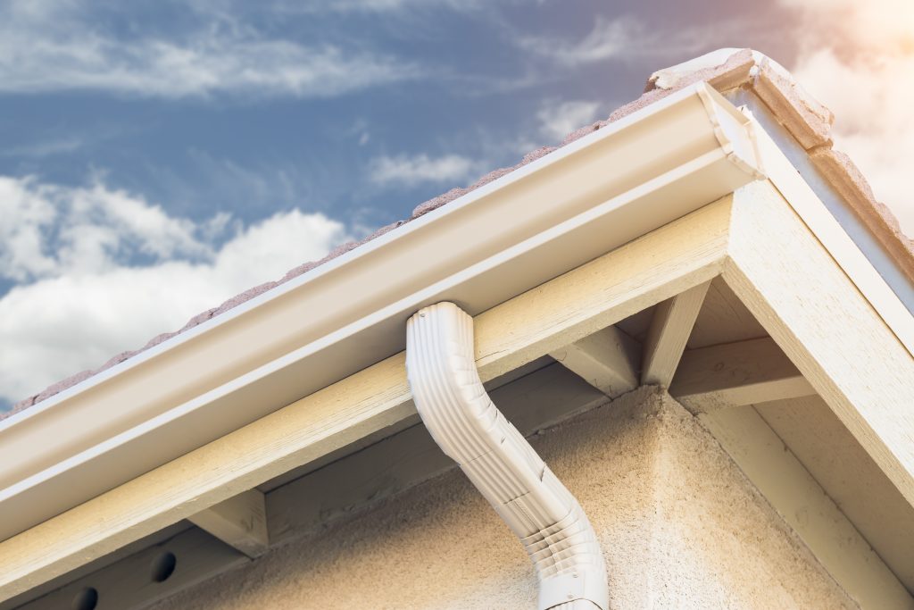4 easy signs it’s time to replace your gutters